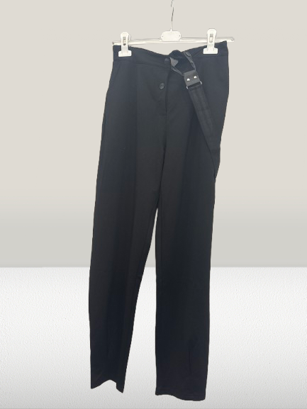 Pantalone nero a vita alta con bretelle